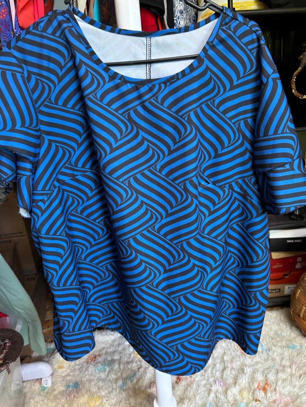 SHEIN Blue & Black Wavy-Stripe Scoop Neck Tunic Size 2XL